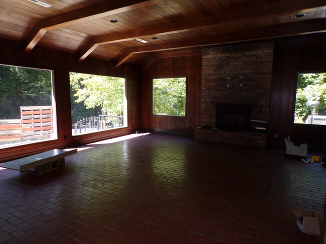 Building Photo - 4600 NW Cornell Rd