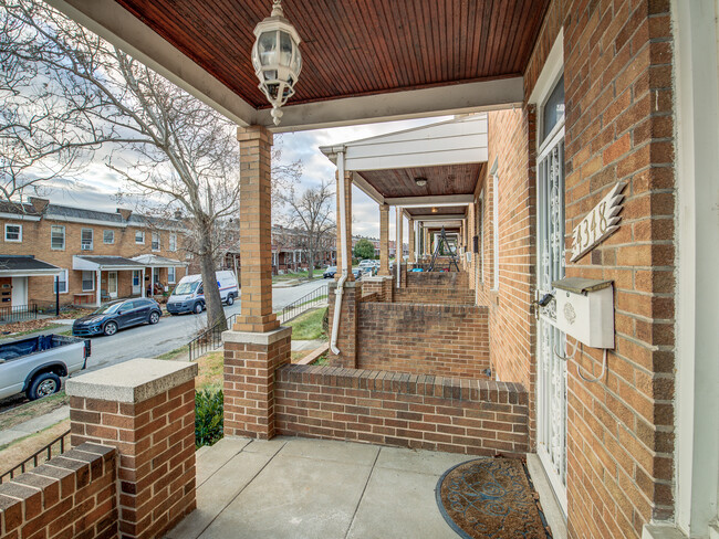 Porch - 4348 Shamrock Ave