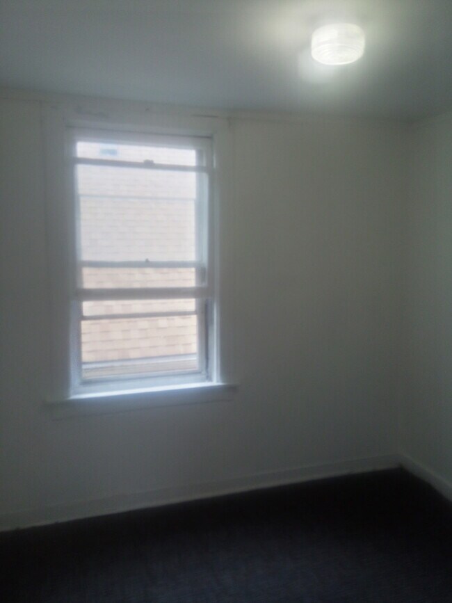 Foto del edificio - 5030 W School St