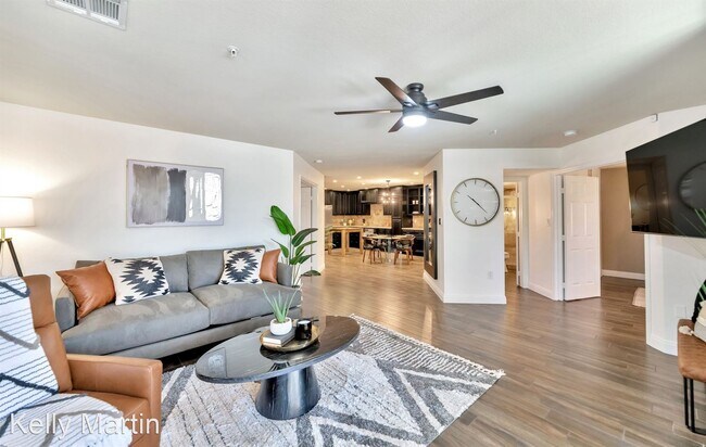 Building Photo - 2 br, 2 bath House - 4200 N Miller Rd #113