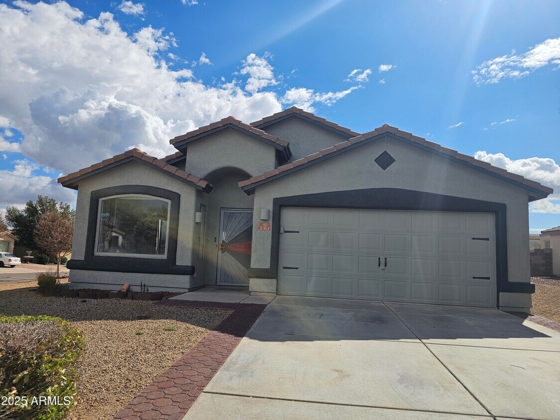 Foto principal - 2311 Skyview Dr