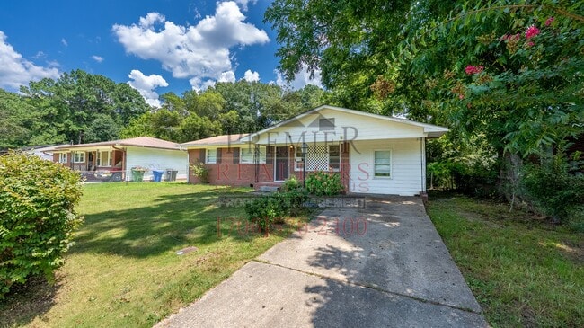 Building Photo - 2112 Lamore St