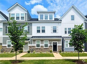 Building Photo - 407 Asuza St