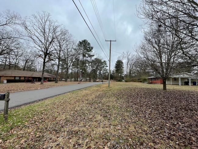 Building Photo - Gorgeous Southern Hills Home