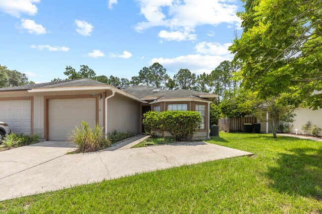 Building Photo - 10820 Ironstone Dr S