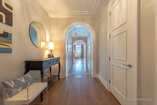 Foto del edificio - 118 E Erie St