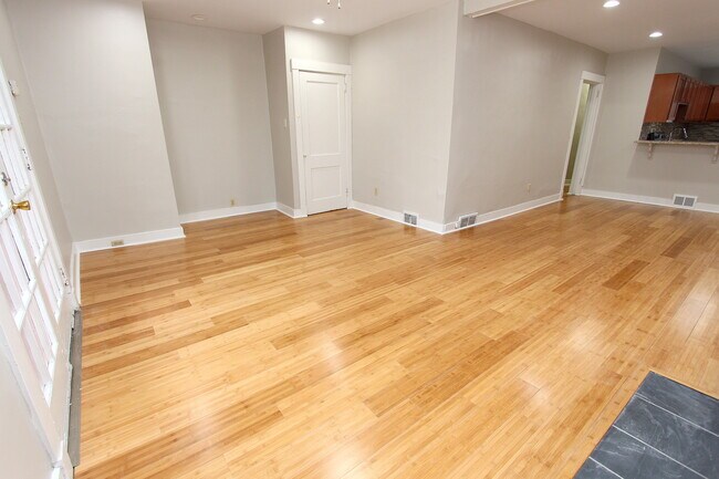 Foto del edificio - 2357 Tilbury Ave