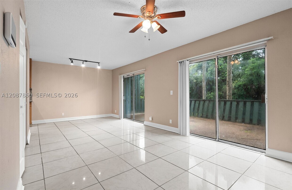 Building Photo - 8913 NW 28th Dr