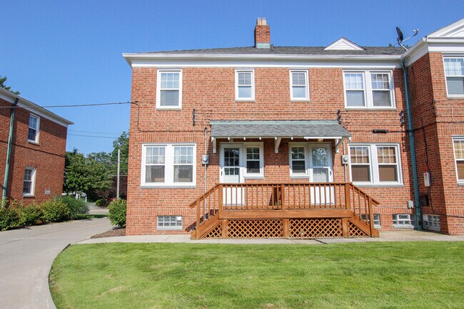 Foto del edificio - 2662 Wooster Rd