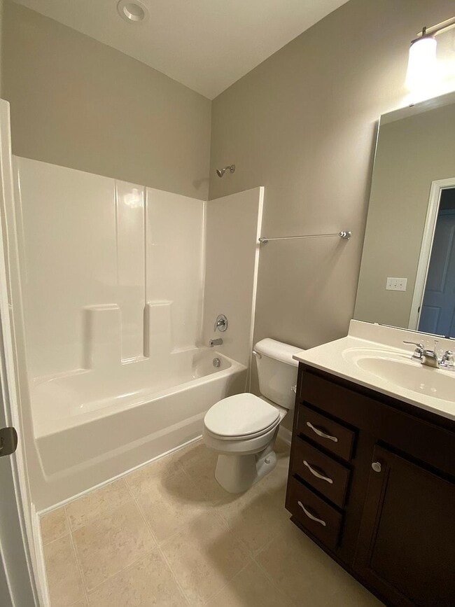 Building Photo - 904 Talbot Pl