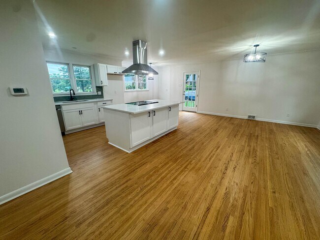 Building Photo - 5504 Normandy Rd