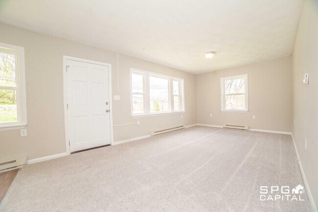 Building Photo - 120 E Siddonsburg Rd