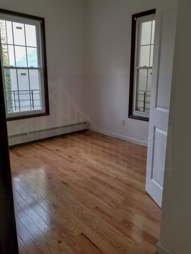 Foto del edificio - 719 E 219th St