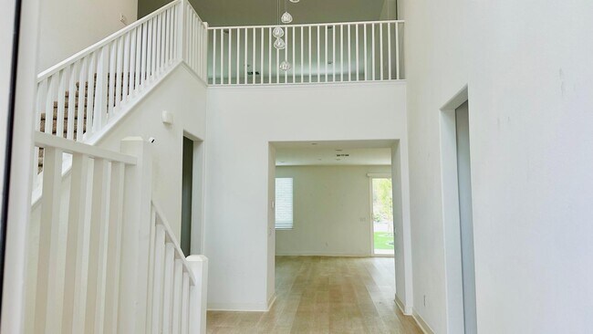 Foto del edificio - 24814 Woodley Cir