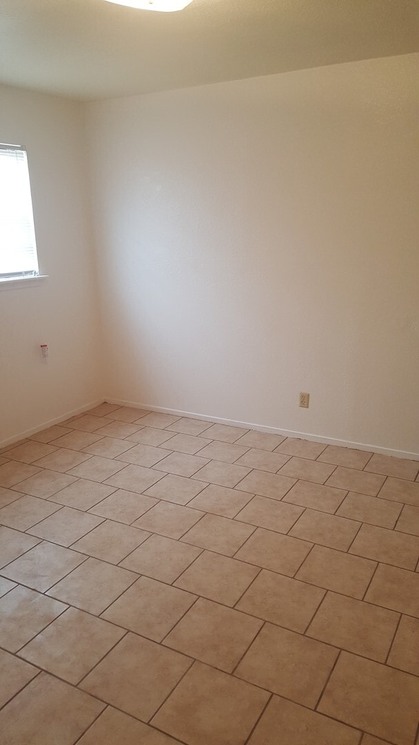 Building Photo - Very Nice 2 Bedoom Apartment at Mirabella ...