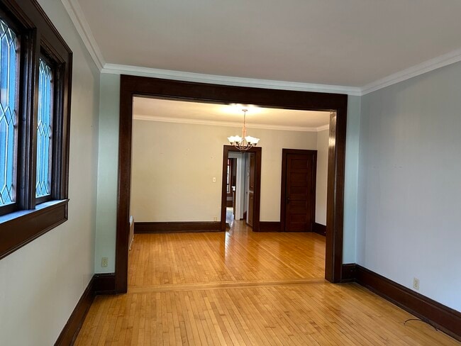 Living area/dining room - 1045 S Webster Ave