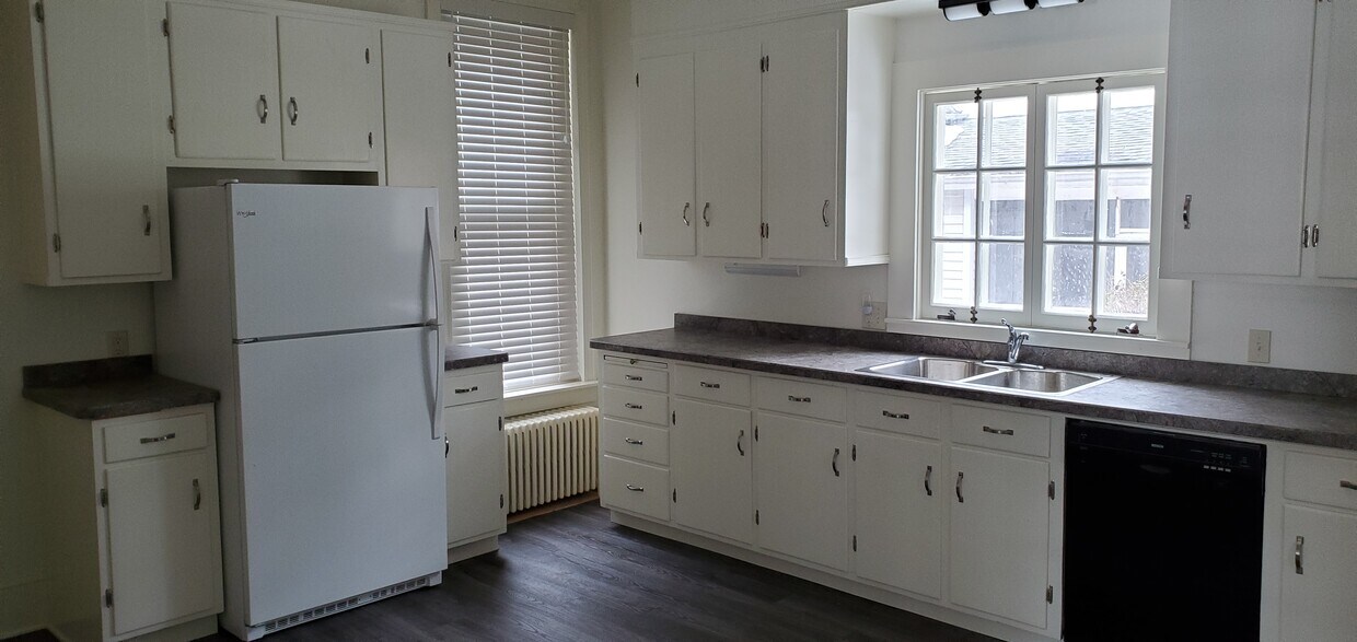 Foto principal - 1054 Cornwall Rd