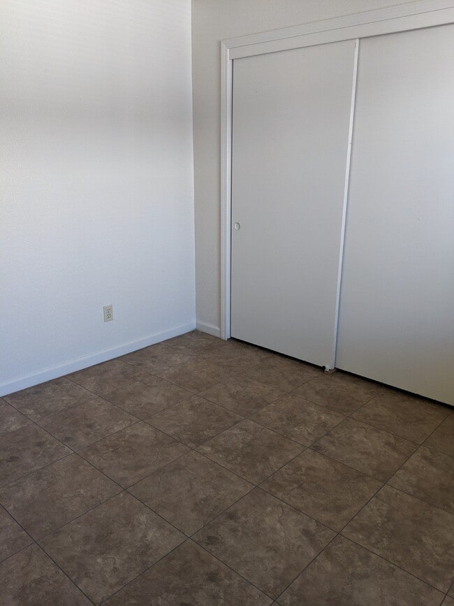 Building Photo - Coming Soon! Four Bedroom Duplex in North ...