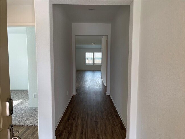 Building Photo - 302 Bluejack Way