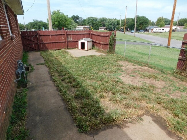 Building Photo - 1621 Socony St