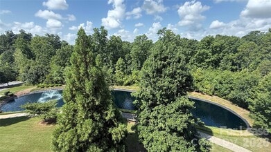 Building Photo - 14668 Via Sorrento Dr