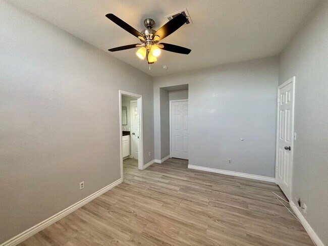Foto del edificio - Beautiful 4 bedroom house in Summerlin