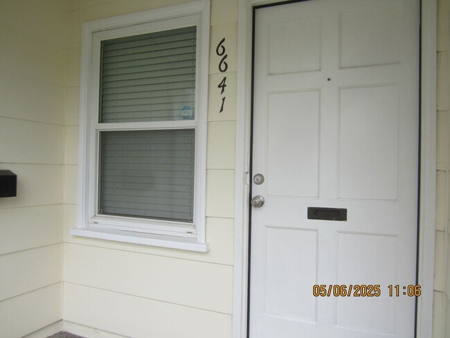 Foto del edificio - MAGNOLIA CENTER CHARMER, LIKE NEW!