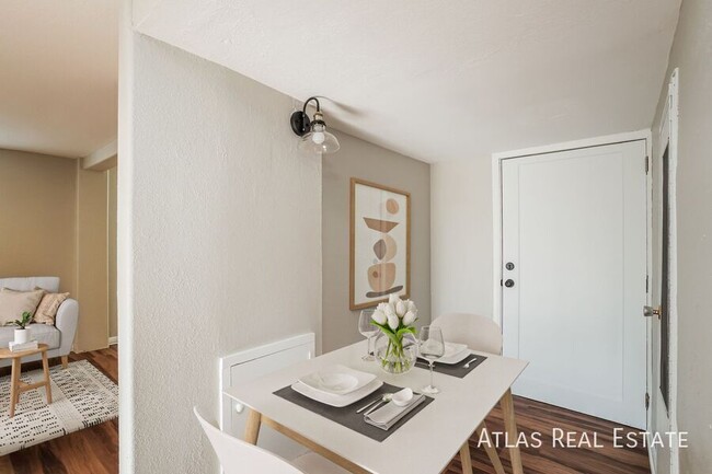 Foto del edificio - Studio with Den & Beautiful Tile Bathroom ...