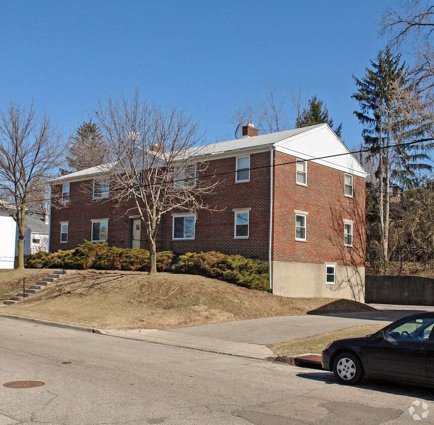 Foto principal - 318 Firwood Dr