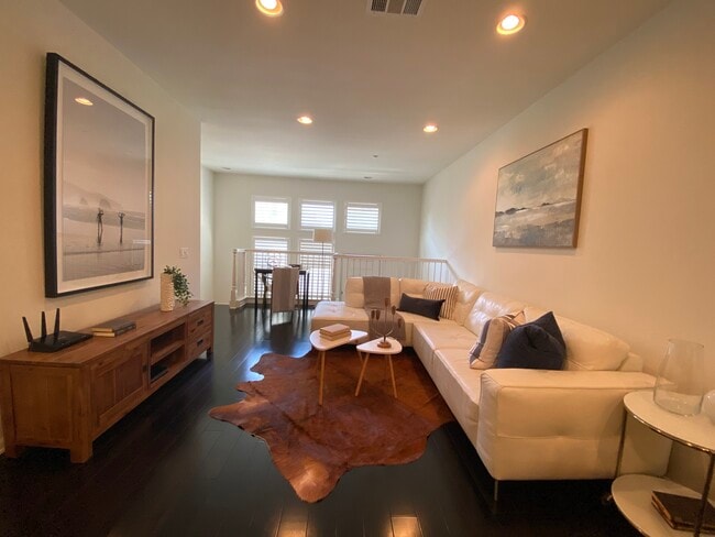 Living Room - 5439 Strand