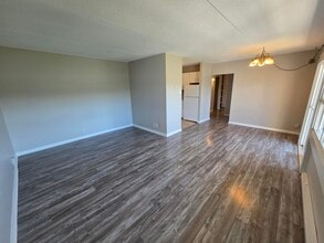Building Photo - 411 Ellerdale St