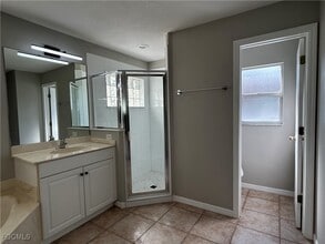 Building Photo - 1321 SW 25th St