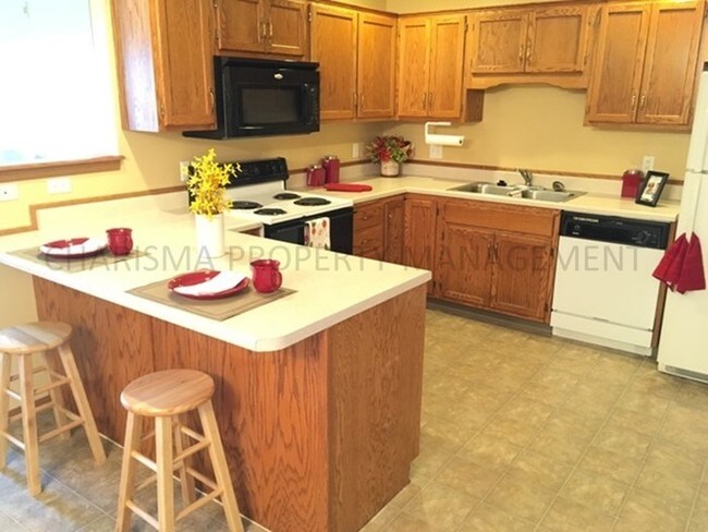 Building Photo - 1115 E Teakwood St