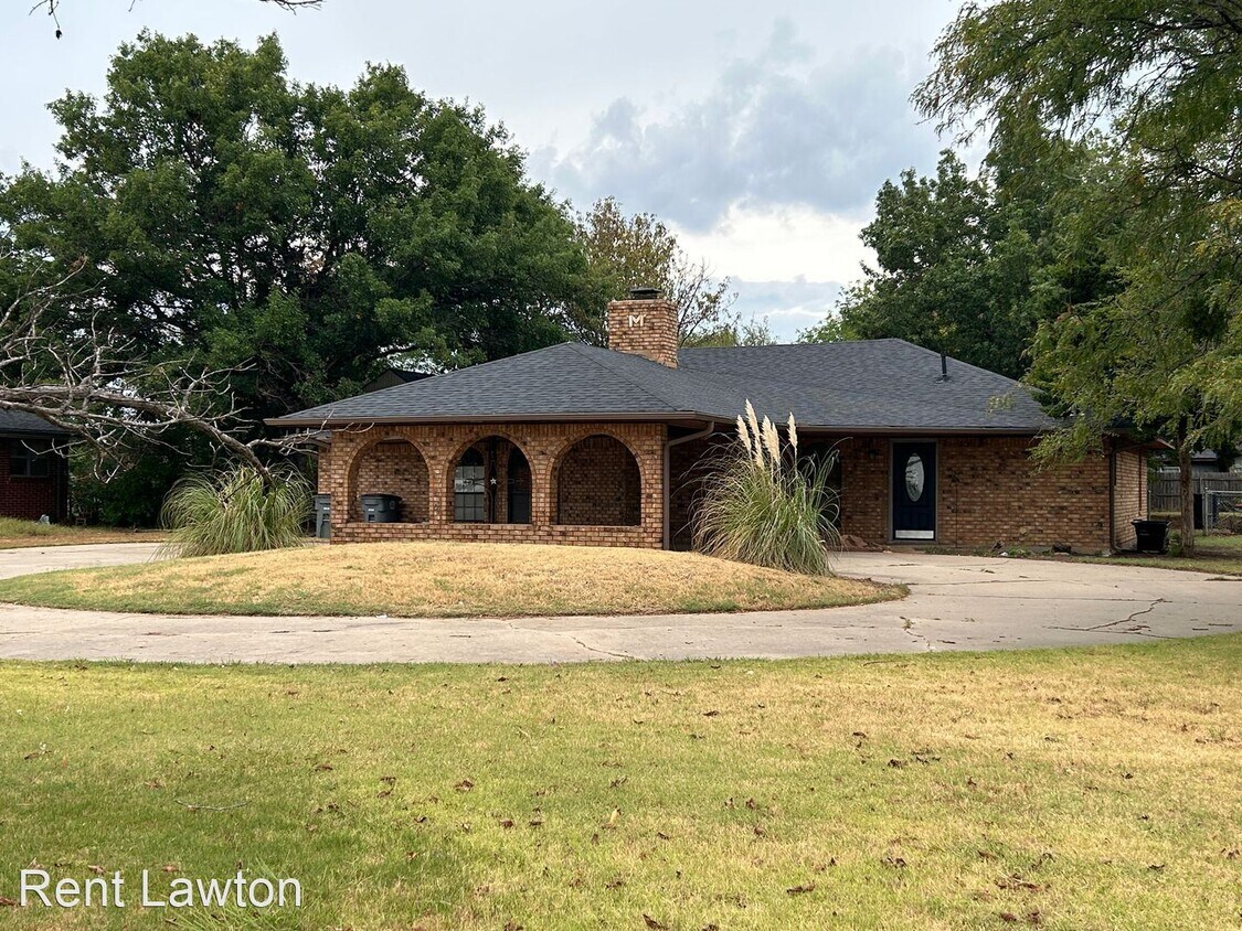 3 br, 2 bath House 4212 SE Lee Blvd. House Rental in Lawton, OK