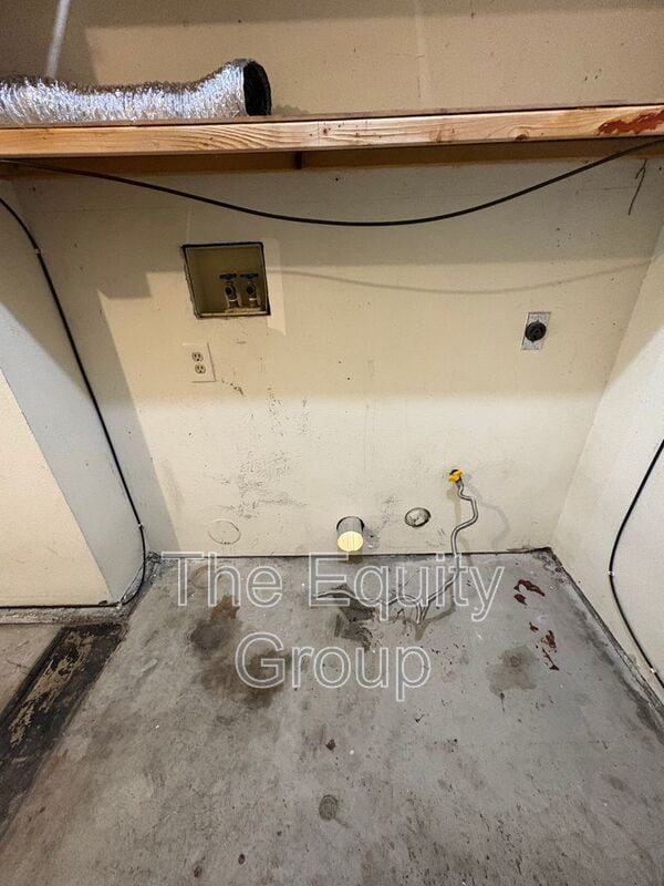 Building Photo - 2408 W Packwood Dr