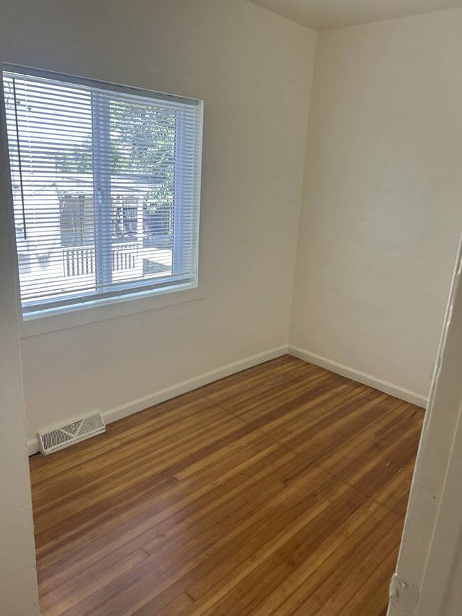 Building Photo - 738 Knox Ct