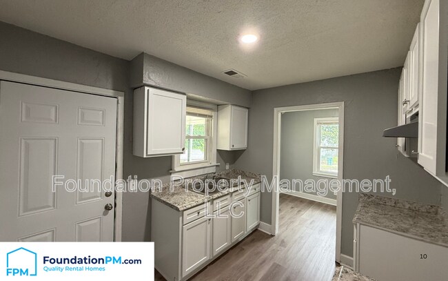 Foto del edificio - 2100 Worthington Cir