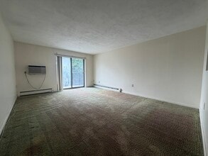 Building Photo - 200 Governors Dr