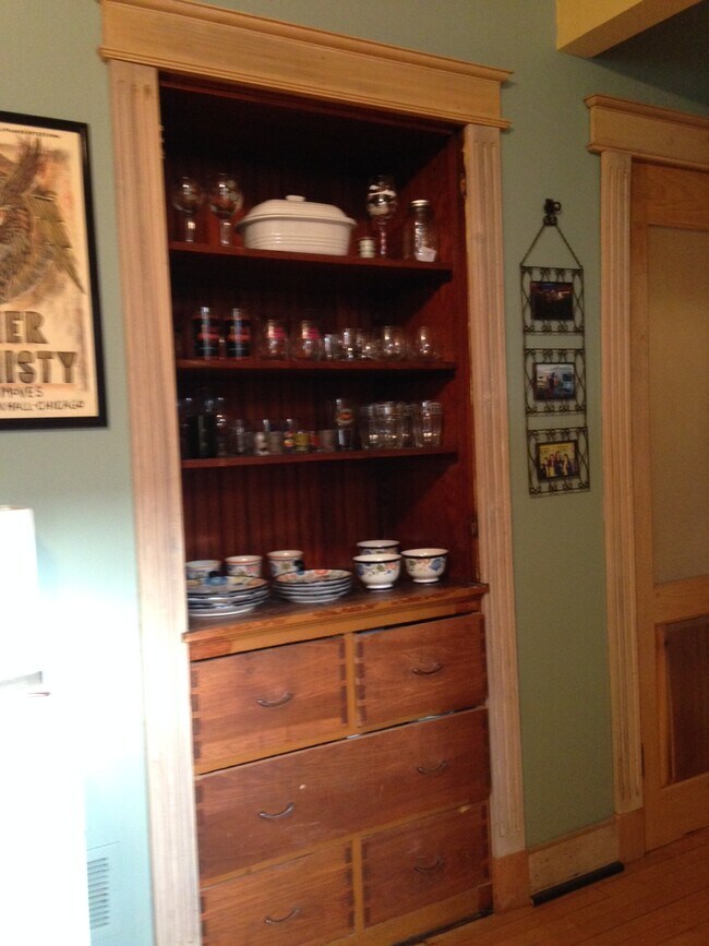 Foto del edificio - 2558 W Iowa St