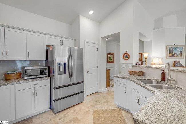 Foto del edificio - 3 Bedrooms 2 Bathrooms