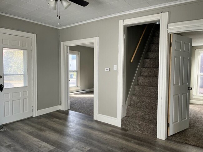 Building Photo - Single Family home downtown Frankfort