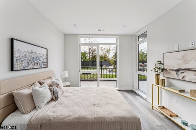 Foto del edificio - 140 W Webster Ave