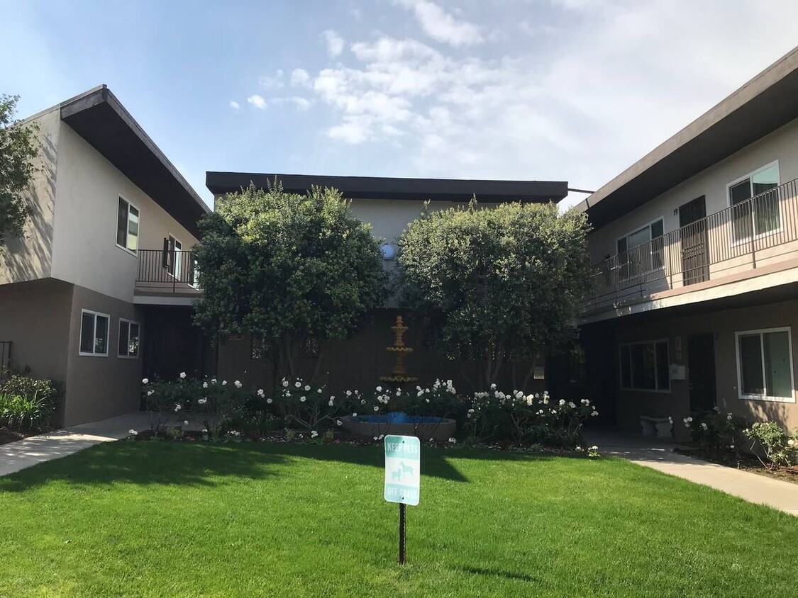 Foto principal - Twin Oaks Apartments