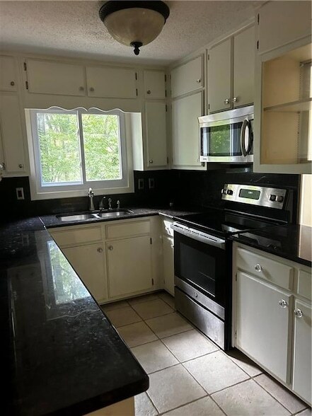 Building Photo - 2710 Margaret Mitchell Dr NW
