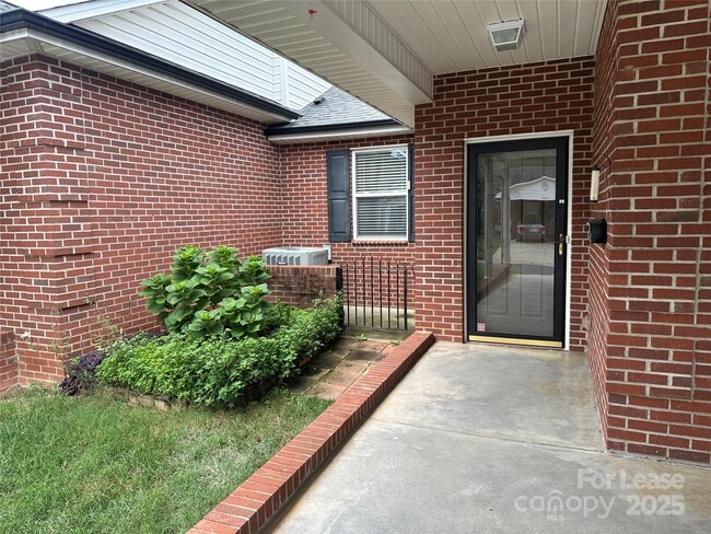 Building Photo - 6277 Alyssum Pl