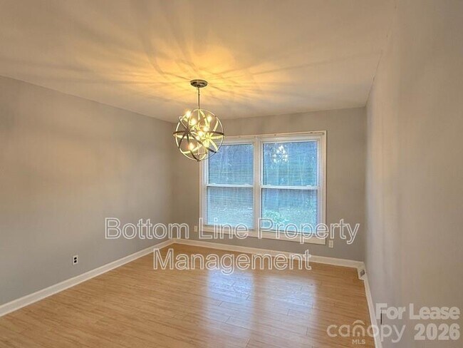 Foto del edificio - 9419 Brenda Ann Rd