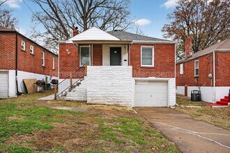 Building Photo - 7137 Garesche Ave