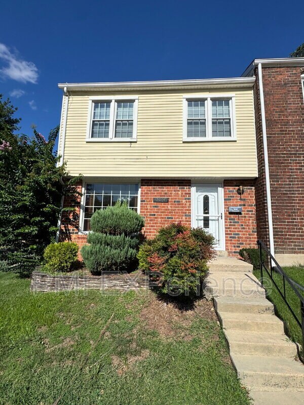 Photo - 2067 Chadwick Terrace House