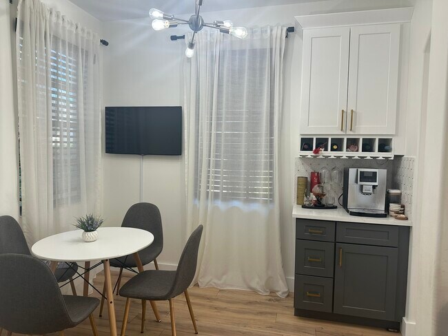 Foto del edificio - 14921 Summit Pl Cir