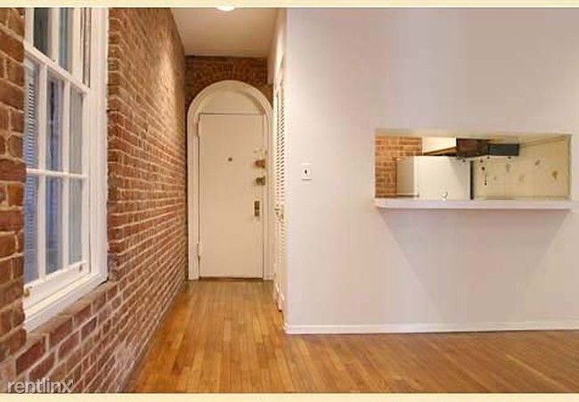 Building Photo - 1705 1st Ave